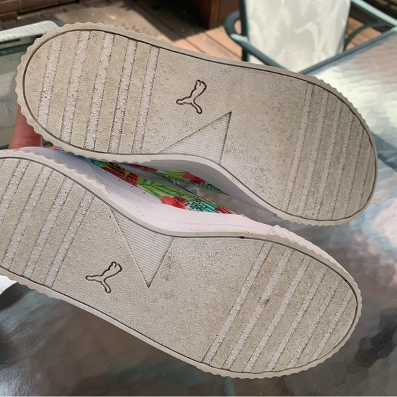 Ladies Puma Athletic Shoes - Picture 5 of 5